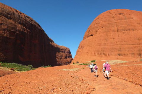 Overnight Uluru (Ayers Rock) Small-Group Camping Tour - eAccommodation 6