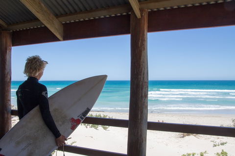 Back Beach - Geraldton - eAccommodation 0