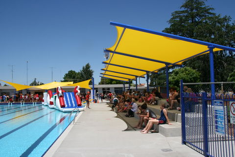 Holland Park Pool - eAccommodation 2