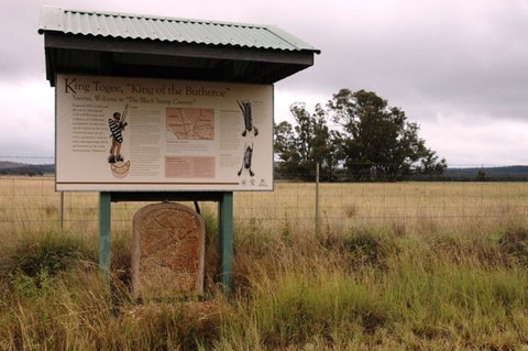 King Togees Grave - eAccommodation 0
