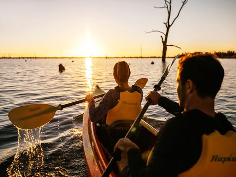 Lake Mulwala - eAccommodation 0