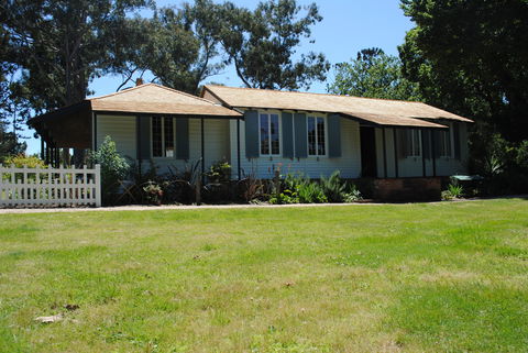 La Trobe's Cottage - eAccommodation 1