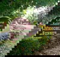 Memorial Avenue in Cowra - eAccommodation