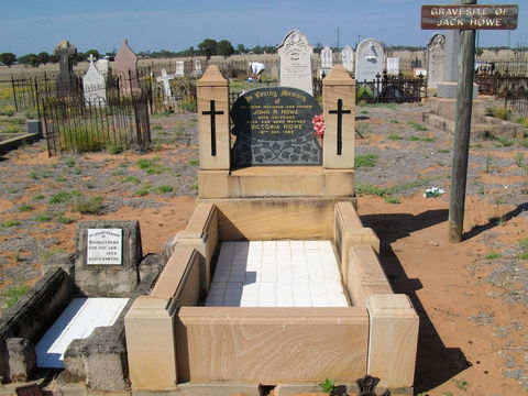 Blackall Cemetery - eAccommodation 0