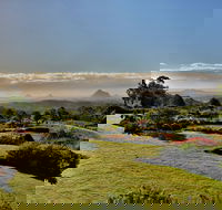 Glass House Mountains to Sunshine Coast Shores - eAccommodation