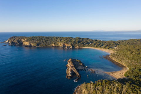 Snorkelling Guerilla Bay - eAccommodation 0