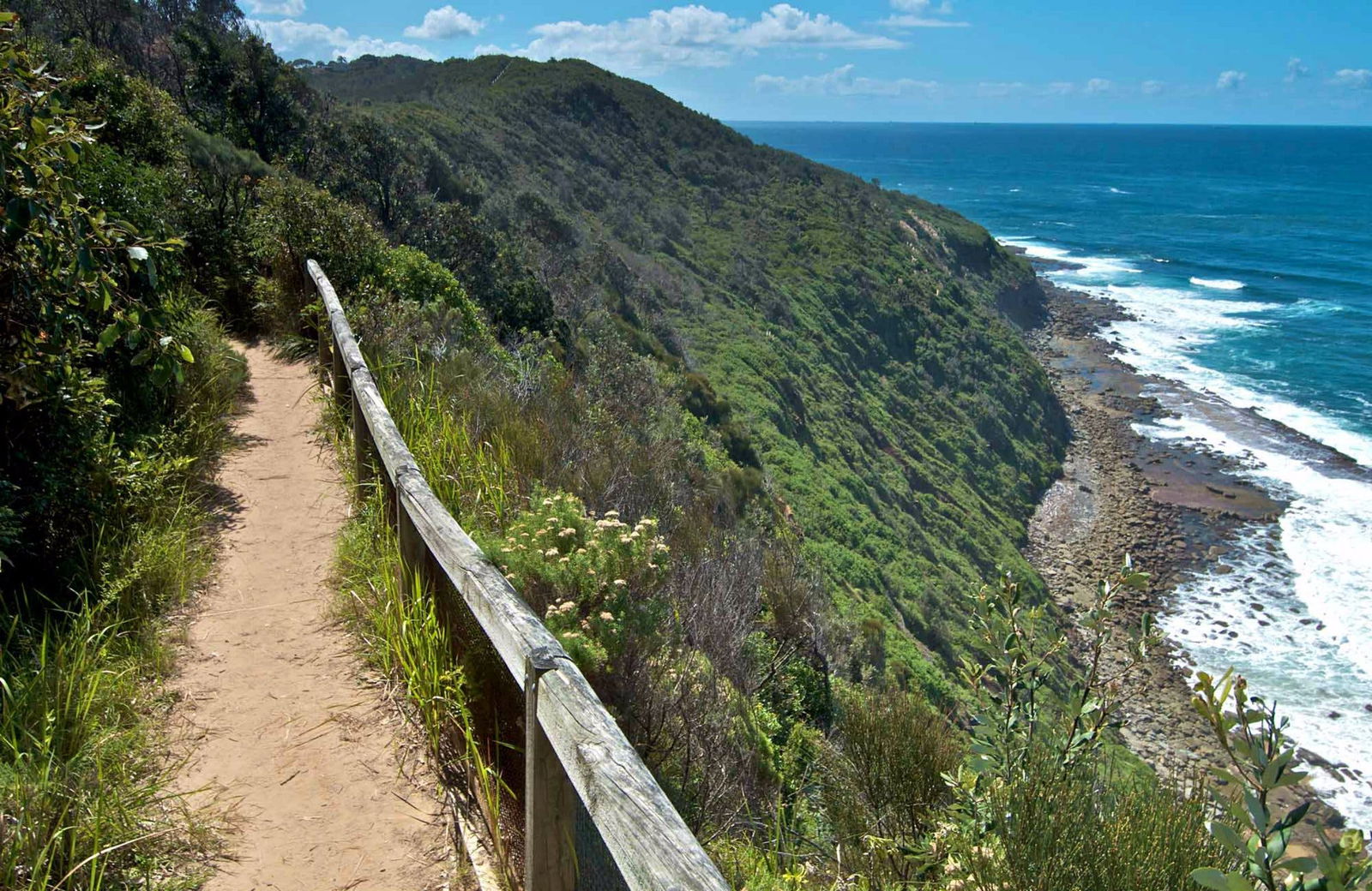 Forresters Beach NSW eAccommodation