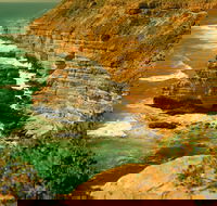 Island Rock and Natural Bridge - eAccommodation