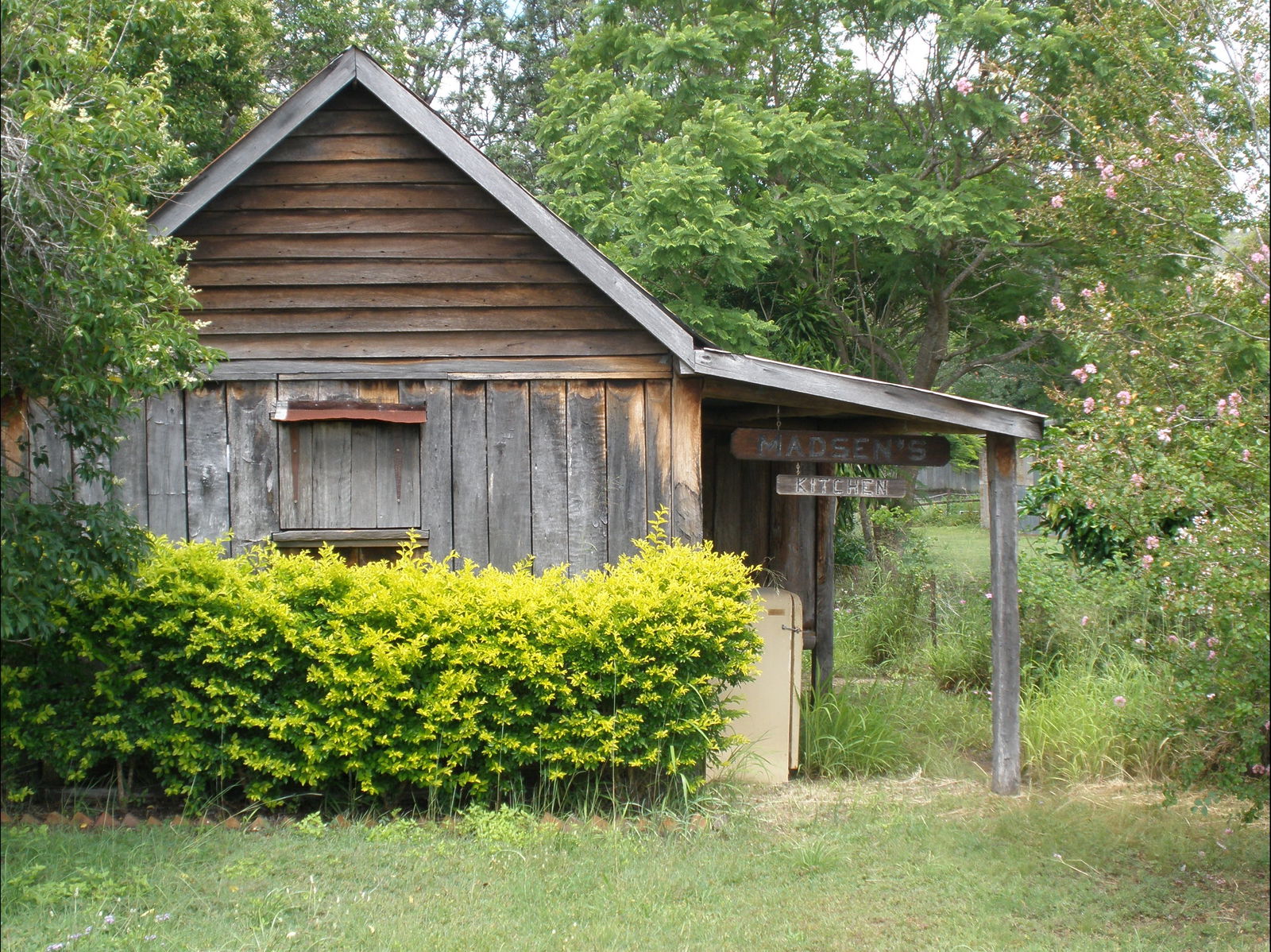 Mount Perry QLD eAccommodation