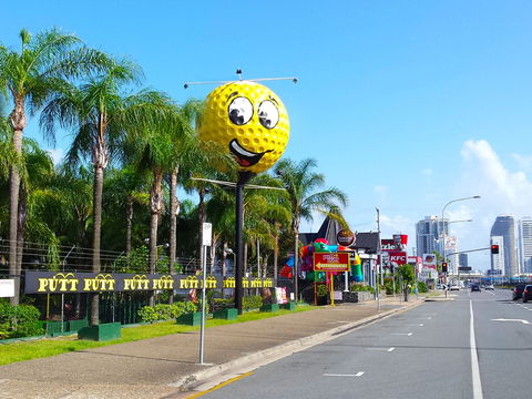 Putt Putt Mermaid Beach - eAccommodation 2