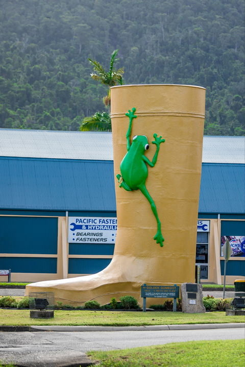 Tully Golden Gumboot - eAccommodation 0