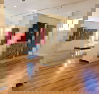 Yaama Ganu Gallery Moree - eAccommodation