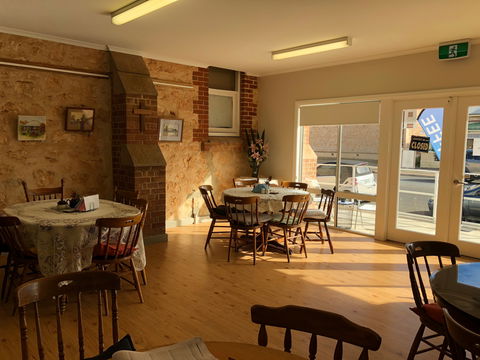 Anglican Community Cafe, Limestone Art Gallery & Cornish Garden - eAccommodation 2