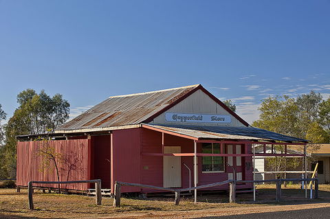 Copperfield Store, Chimney And Cemetery - eAccommodation 1