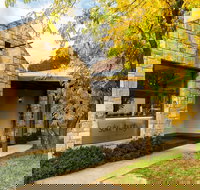 Suki and Hugh Gallery - eAccommodation