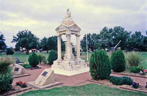 Weeping Mother Memorial - eAccommodation 0