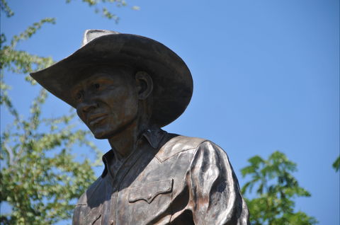 Stockmans Pioneer Memorial Katherine Icon - eAccommodation 1