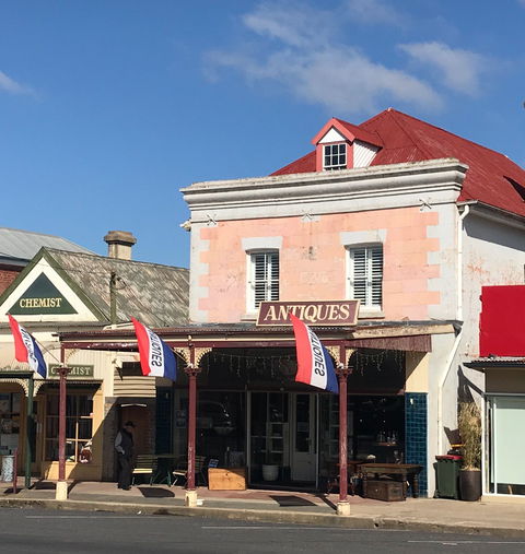 Braidwood Antiques - eAccommodation 0