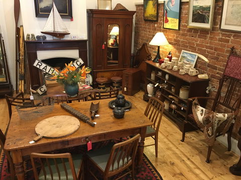 Braidwood Antiques - eAccommodation 1