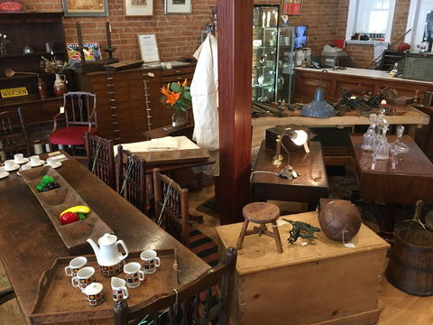 Braidwood Antiques - eAccommodation 2