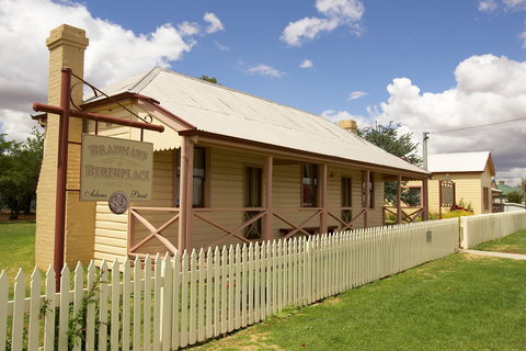 Cootamundra Cricketing Exploration - eAccommodation 2