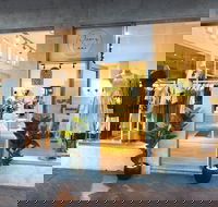 Ivory Lane Boutique - eAccommodation