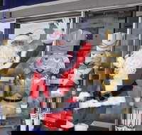 Mrs Claus and Santa - eAccommodation