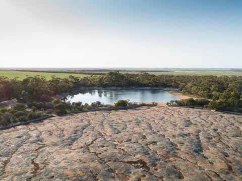 Polda Rock Reserve - eAccommodation 0
