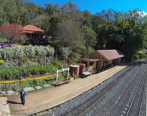 Spring Bluff Railway Station - eAccommodation 0