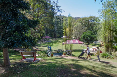 Spring Bluff Railway Station - eAccommodation 2