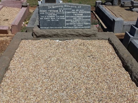 Stone Quarry Cemetery - eAccommodation 1