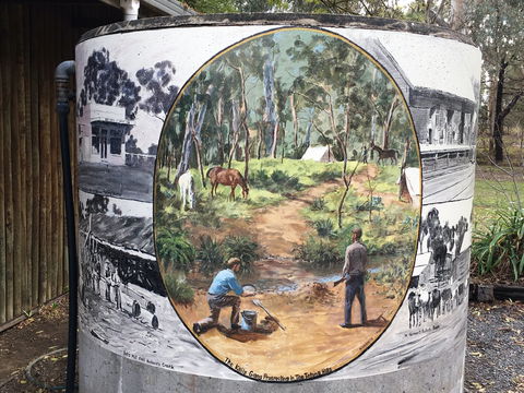 Tatong Tavern Water Tank - eAccommodation 0