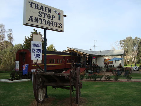 Train Stop Antiques - eAccommodation 0