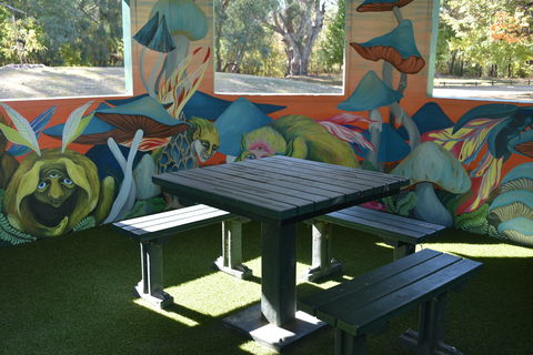 Howlong's Enchanted Hut - eAccommodation 1