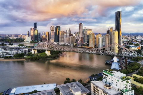Arrival Private Transfers: Brisbane Airport BNE To Brisbane In Luxury Van - eAccommodation 3