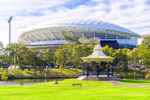 Adelaide Airport Transfers : Adelaide City To Airport ADL In Business Car - eAccommodation 8