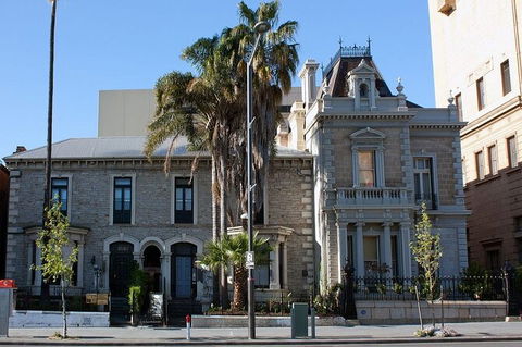 Adelaide Airport Transfers : Adelaide City To Airport ADL In Business Car - eAccommodation 3