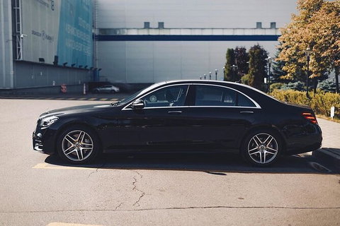 Arrival Private Transfers: Adelaide Airport ADL To Adelaide In Business Car - eAccommodation 0