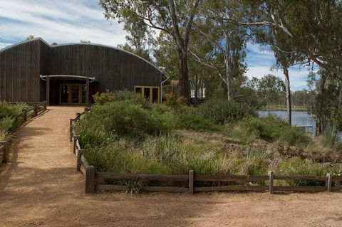 Tahbilk Winery Lunch And Wine Tasting Experience With Local Wine Ambassador - eAccommodation 6