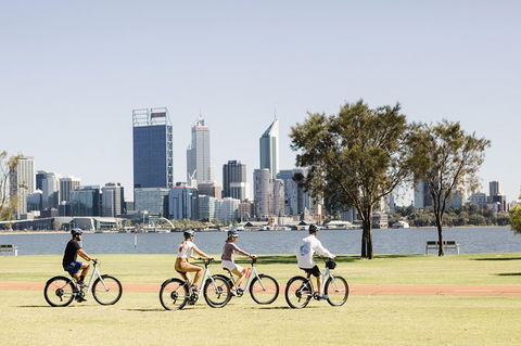 Perth Bike Tour - Majestic Foreshores And East Perth - eAccommodation 0