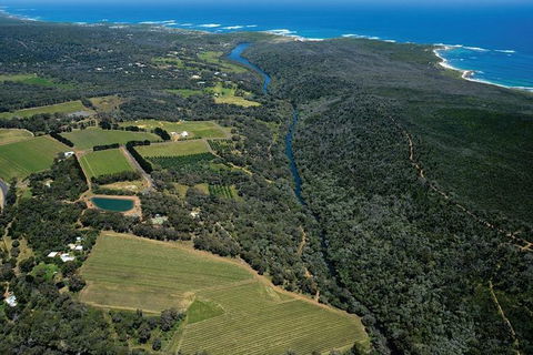 Three Day Charter Margaret River Region (inbound Melbourne Travelers) - eAccommodation 2
