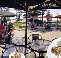 The Beach and Bush Gallery and Cafe - eAccommodation