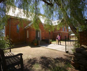 Holy Trinity Church - eAccommodation 0