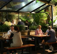 Dicks Hotel - eAccommodation