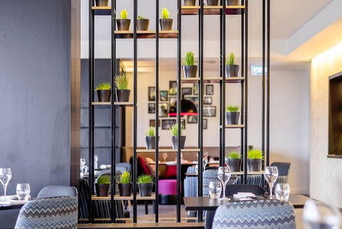 MRepublic Restaurant, Bar And Lounge - eAccommodation 3