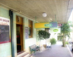 Bangalow Hotel - eAccommodation 2