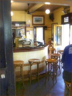 Bangalow Hotel - eAccommodation 3