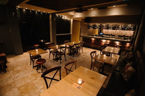 Rabbit Hole Bar And Dining - eAccommodation 0