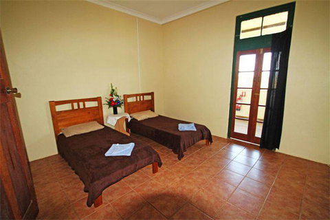 Garradunga Hotel - eAccommodation 1