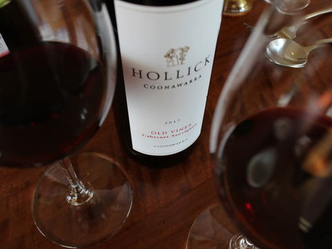 FOUR & TWENTY BLACKBIRDS - eAccommodation 2